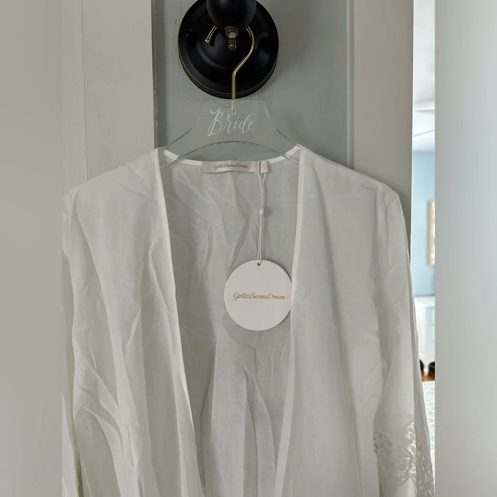 Girl & A Serious Dream MARRAKECH BRODERIE ANGLAISE CROCHET LACE ROBE - Picture 3 of 9